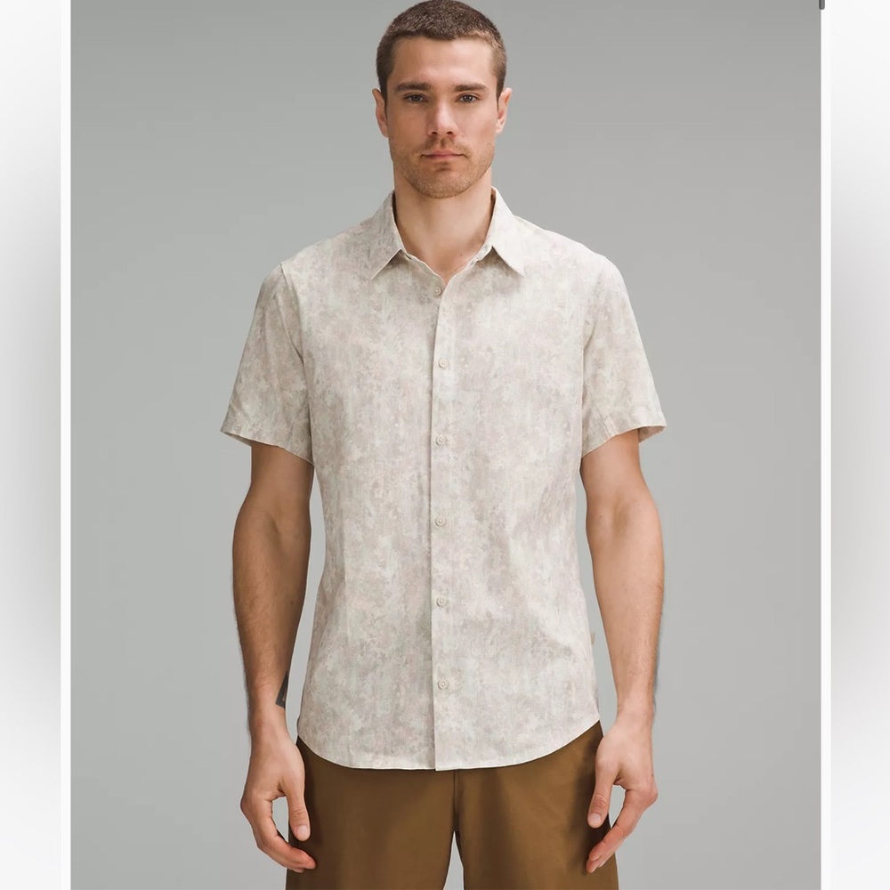 Airing Easy Short-Sleeve Shirt - Men’s Large